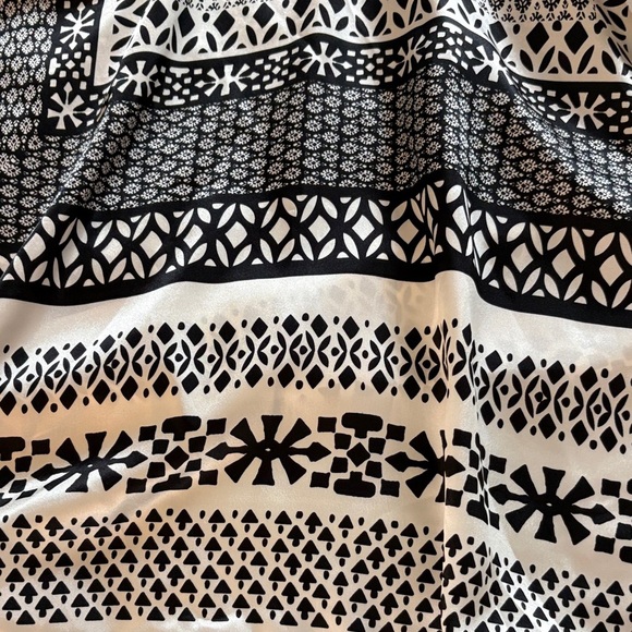 Melrose Elegant Black and White Patterned Dress - Picture 8 of 8